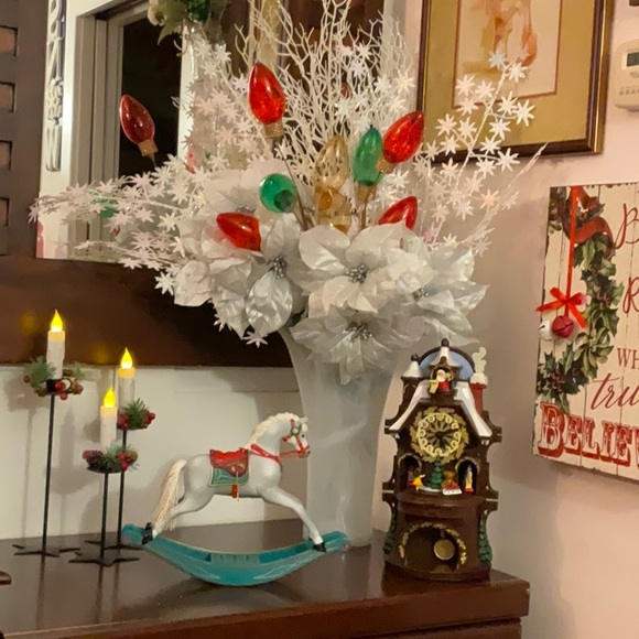 Hallmark Rocking Horse Memories - Picture 8 of 12